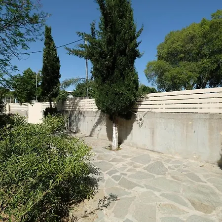Cozy Summer In The Woods - Rhodes דירה